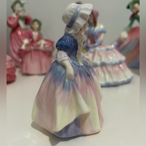 Royal Doulton Vintage Figurine Dinky Do - Picture 2 of 6